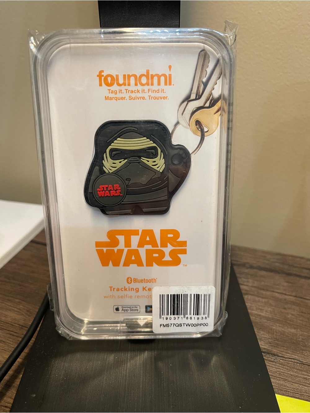 Star Wars Kylo Ren Bluetooth Tracking Key Finder - Black